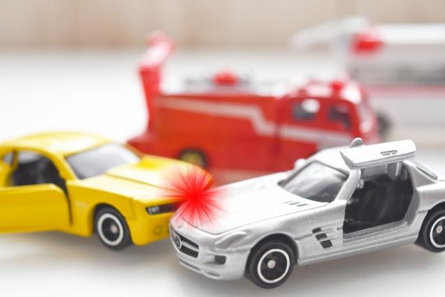 軽微な車の接触事故の様子